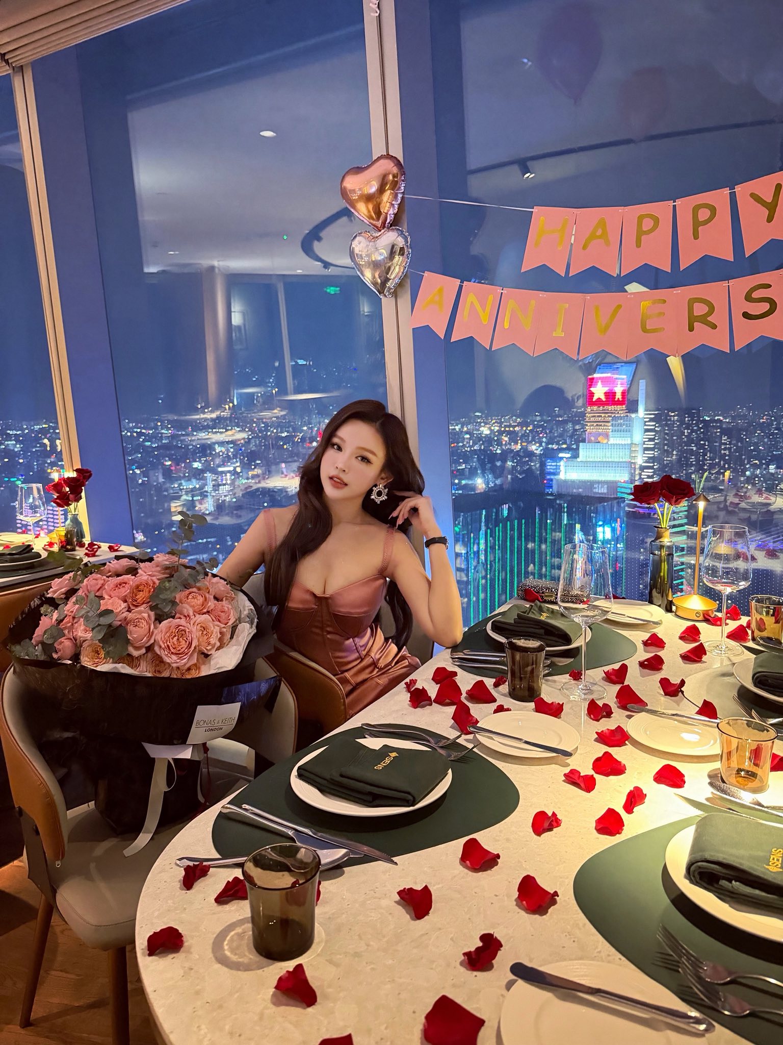 Mỹ nh&acirc;n U40 vẫn đẹp như đ&ocirc;i mươi, khiến đại gia si m&ecirc; suốt 13 năm, tặng biệt thự 100 tỷ- Ảnh 2.