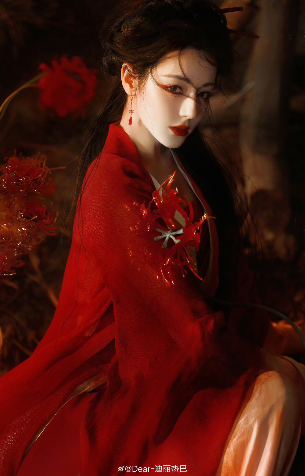 Mỹ nh&acirc;n hồng y đẹp v&ocirc; địch Trung Quốc hiện tại: Nhan sắc t&agrave; mị cuốn ơi l&agrave; cuốn, trời sinh để bỏ b&ugrave;a thi&ecirc;n hạ- Ảnh 3.