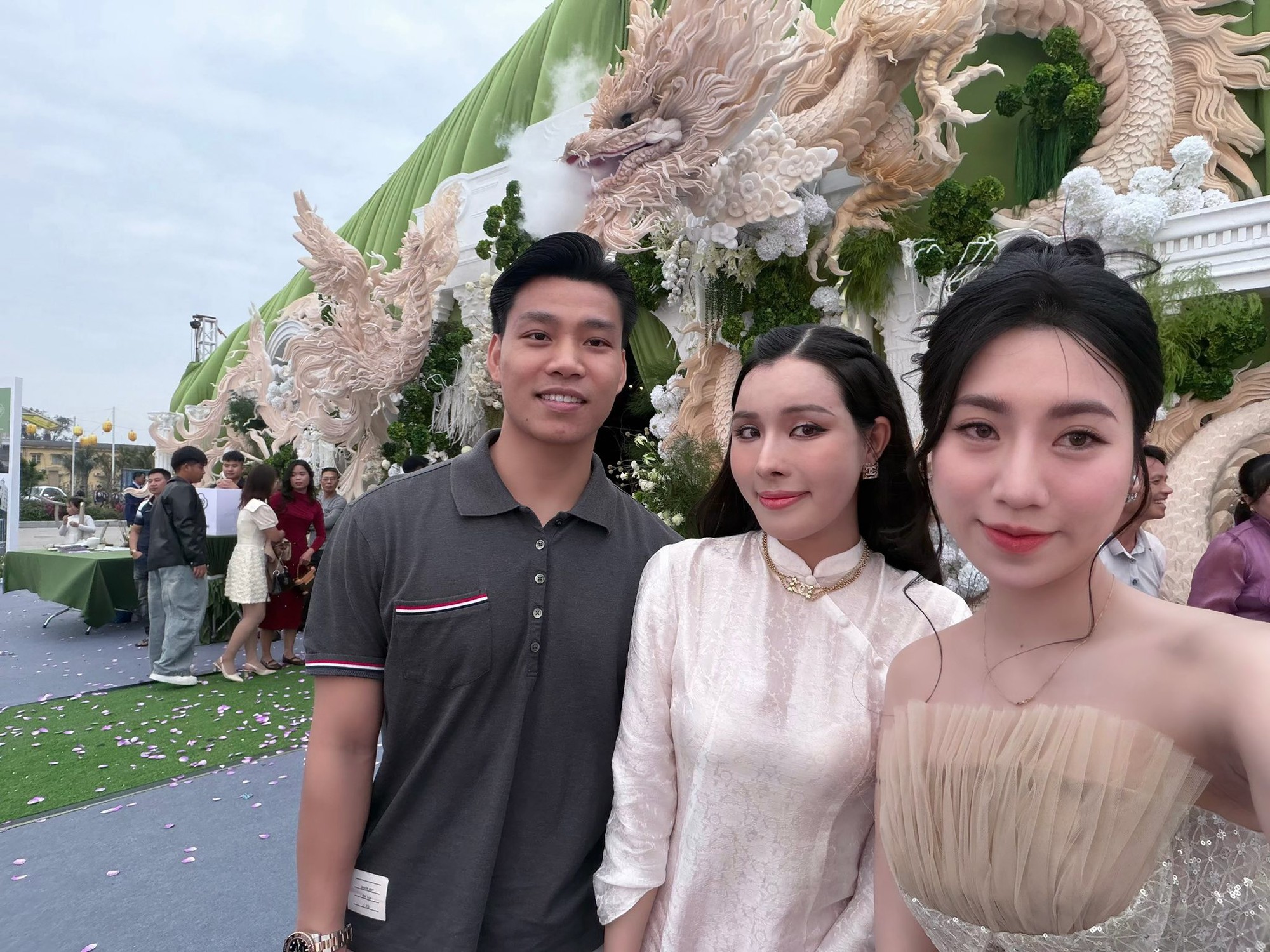 Em g&aacute;i Văn To&agrave;n "xả" ảnh cưới Đức Huy, nhan sắc chuẩn "ngọc nữ"- Ảnh 4.