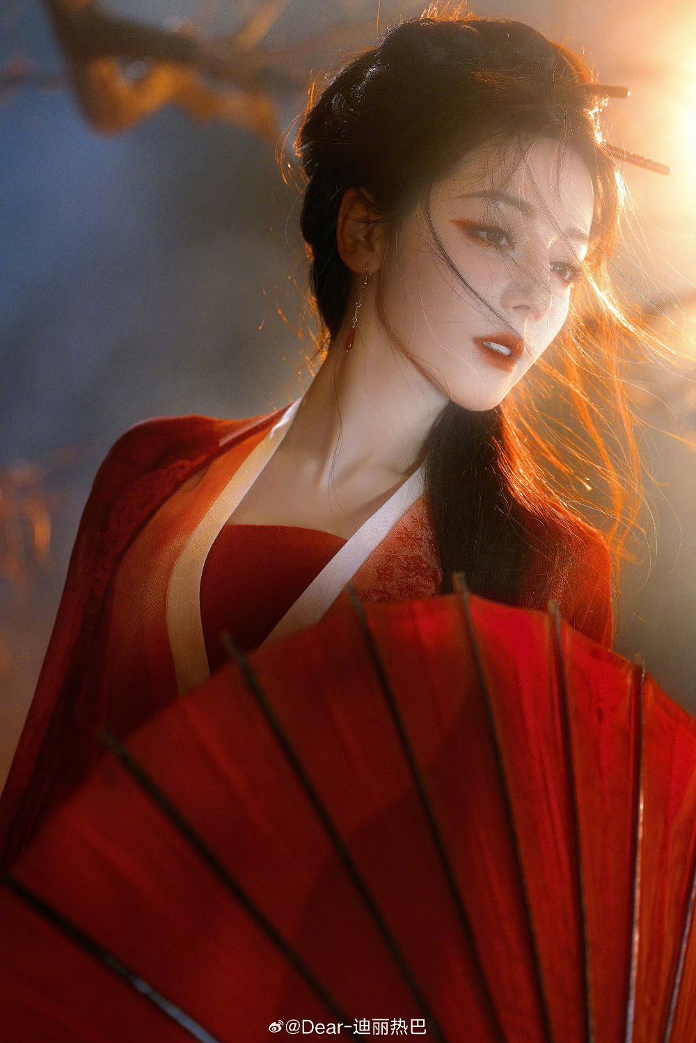 Mỹ nh&acirc;n hồng y đẹp v&ocirc; địch Trung Quốc hiện tại: Nhan sắc t&agrave; mị cuốn ơi l&agrave; cuốn, trời sinh để bỏ b&ugrave;a thi&ecirc;n hạ- Ảnh 1.