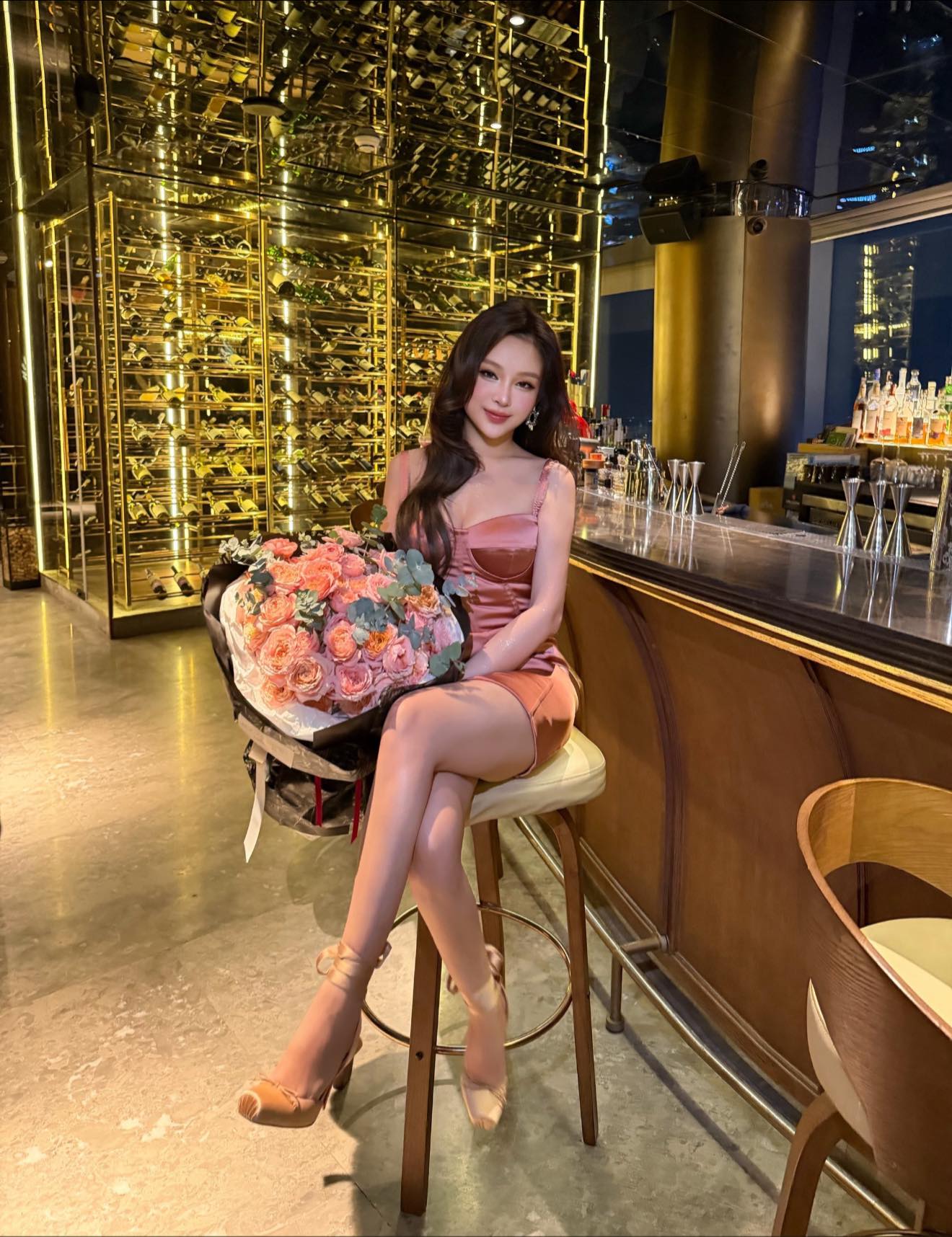 Mỹ nh&acirc;n U40 vẫn đẹp như đ&ocirc;i mươi, khiến đại gia si m&ecirc; suốt 13 năm, tặng biệt thự 100 tỷ- Ảnh 5.