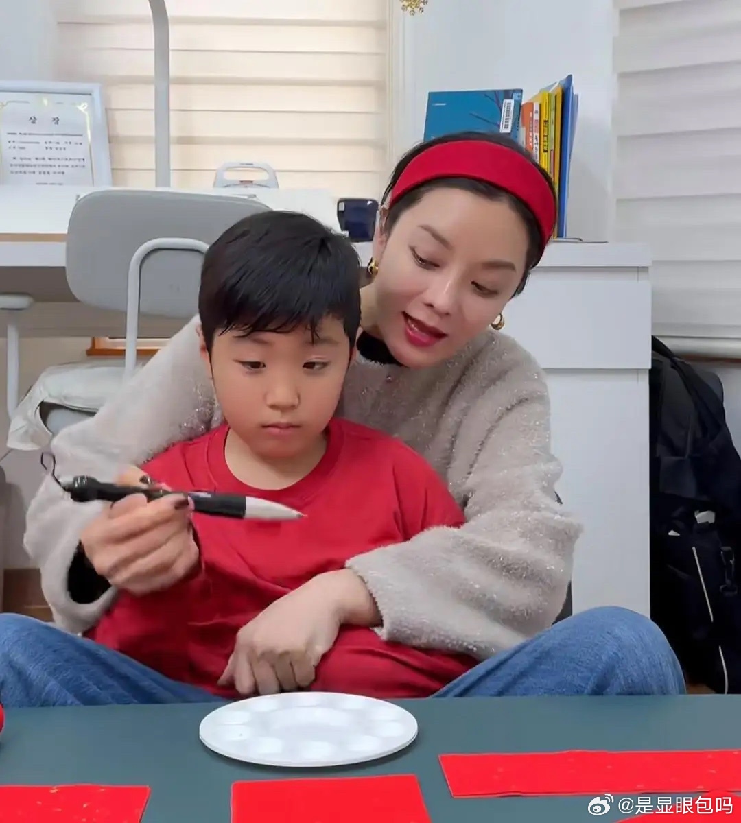 Nhan sắc g&acirc;y sốc của 