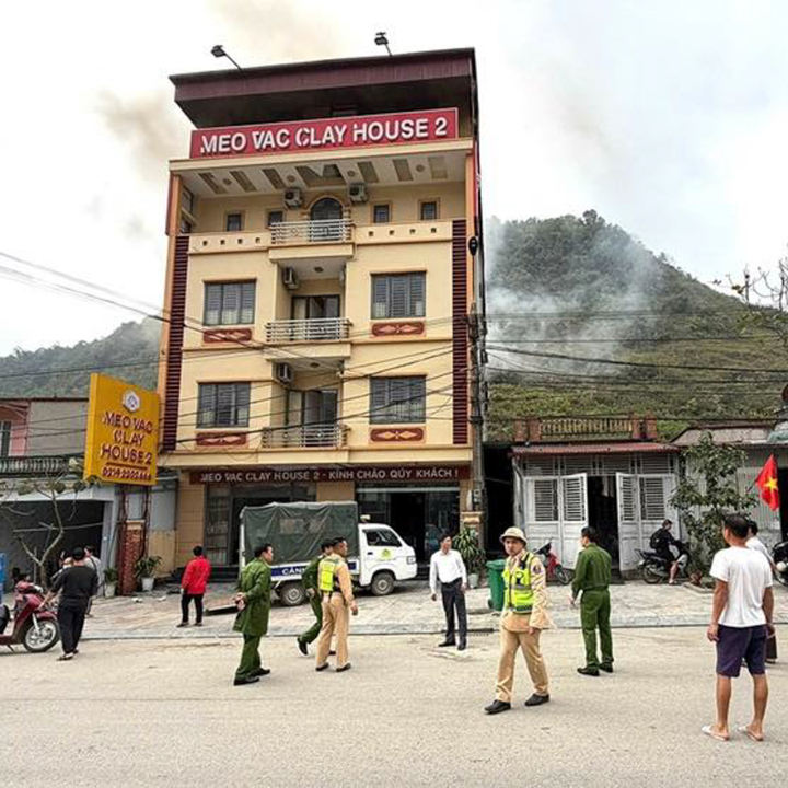 Ch&aacute;y tầng 5 nh&agrave; nghỉ, 95 kh&aacute;ch nước ngo&agrave;i tho&aacute;t nạn- Ảnh 1.