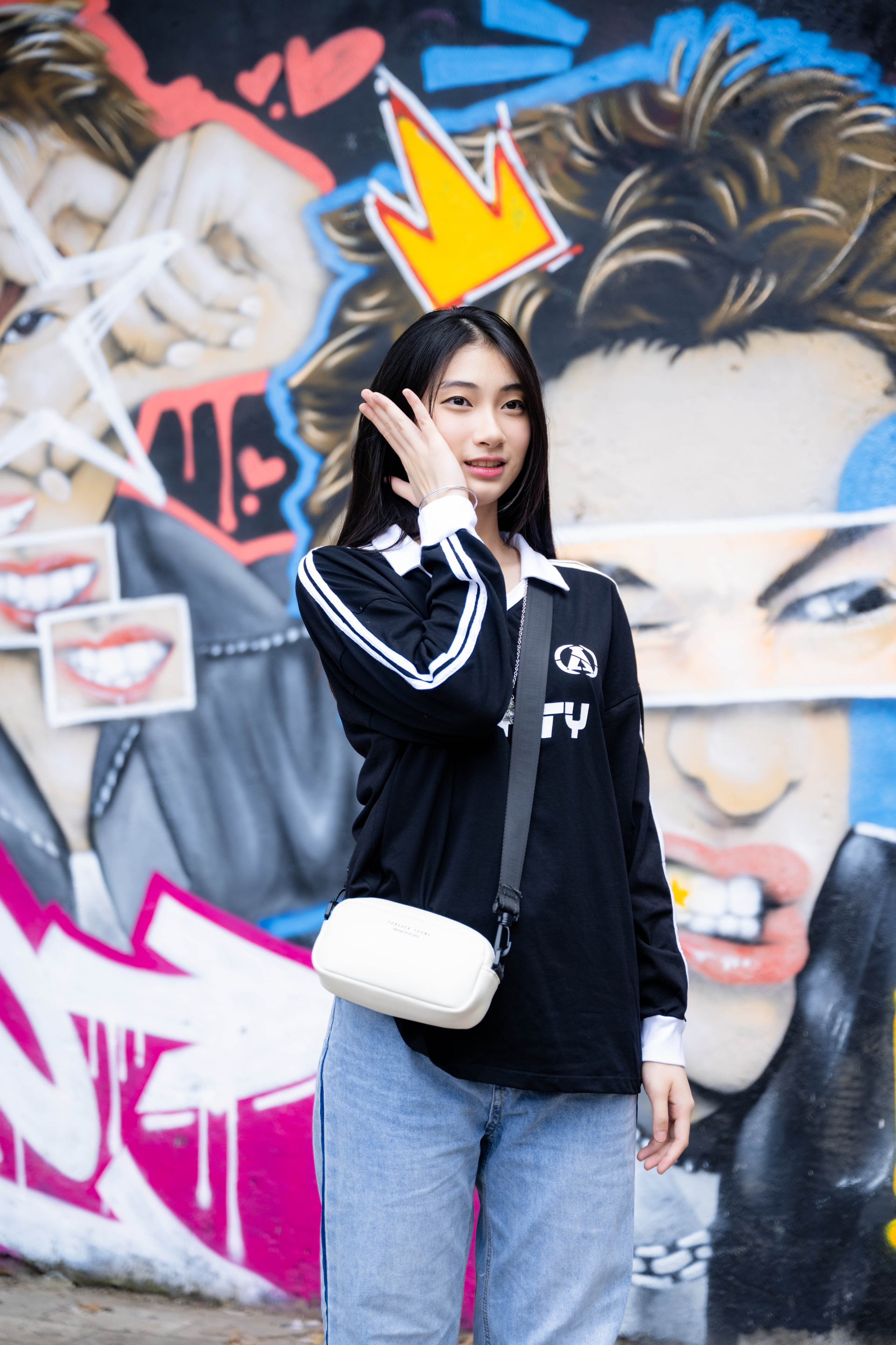 Xuất hiện bức tường vẽ nam thần 1m9 cực xịn giữa H&agrave; Nội, chiều n&agrave;o cũng thấy k&iacute;n đặc n&agrave;ng thơ- Ảnh 11.