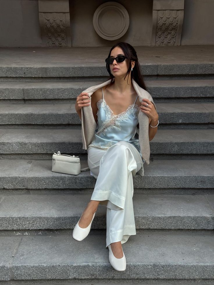 Ice Blue: M&agrave;u xanh &ldquo;băng gi&aacute;&rdquo; n&agrave;y chắc chắn phải xuất hiện trong tủ đồ 2026 của bạn!- Ảnh 11.