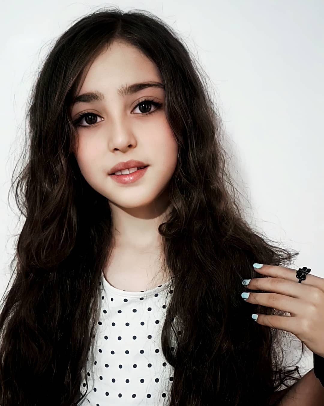 16 năm sau của b&eacute; g&aacute;i đẹp đến mức bố đ&atilde; nghỉ việc để l&agrave;m vệ sĩ ri&ecirc;ng- Ảnh 8.