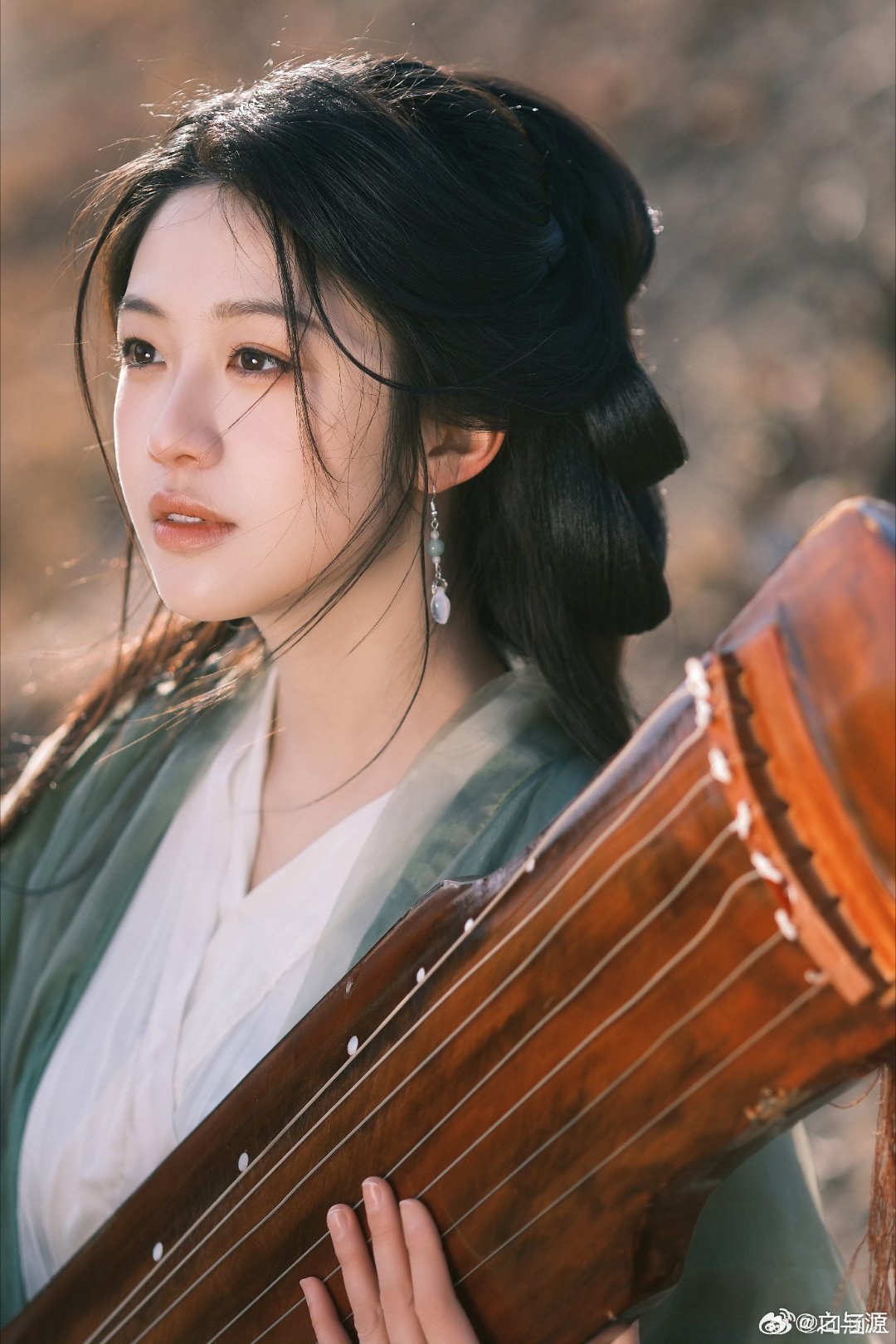 Kh&ocirc;ng thể ch&ecirc; nổi mỹ nh&acirc;n c&oacute; th&acirc;n h&igrave;nh vuốt ve thị gi&aacute;c: Visual x&ocirc; đổ mọi chuẩn mực, ngắm xong chả muốn y&ecirc;u ai- Ảnh 9.