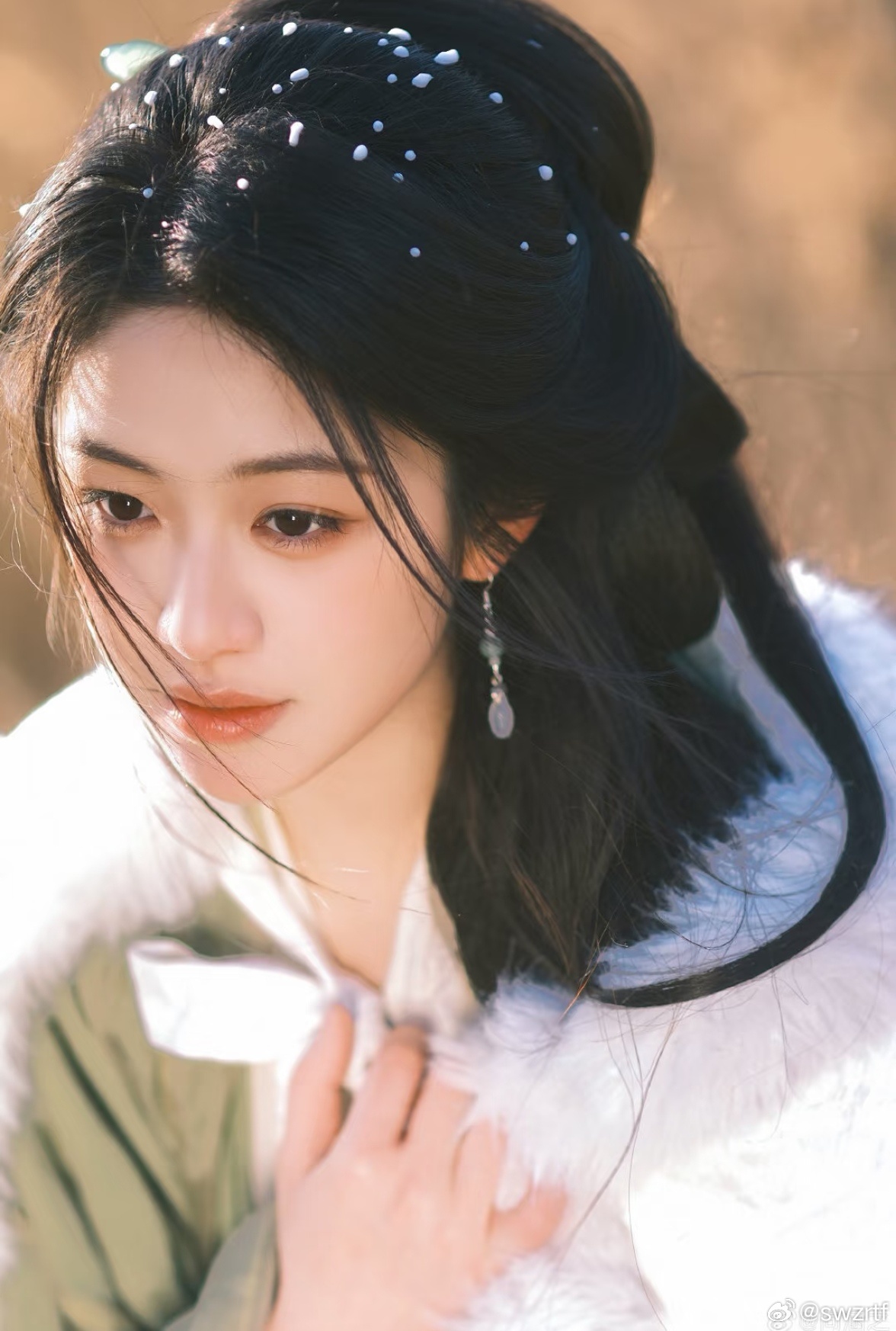 Kh&ocirc;ng thể ch&ecirc; nổi mỹ nh&acirc;n c&oacute; th&acirc;n h&igrave;nh vuốt ve thị gi&aacute;c: Visual x&ocirc; đổ mọi chuẩn mực, ngắm xong chả muốn y&ecirc;u ai- Ảnh 10.