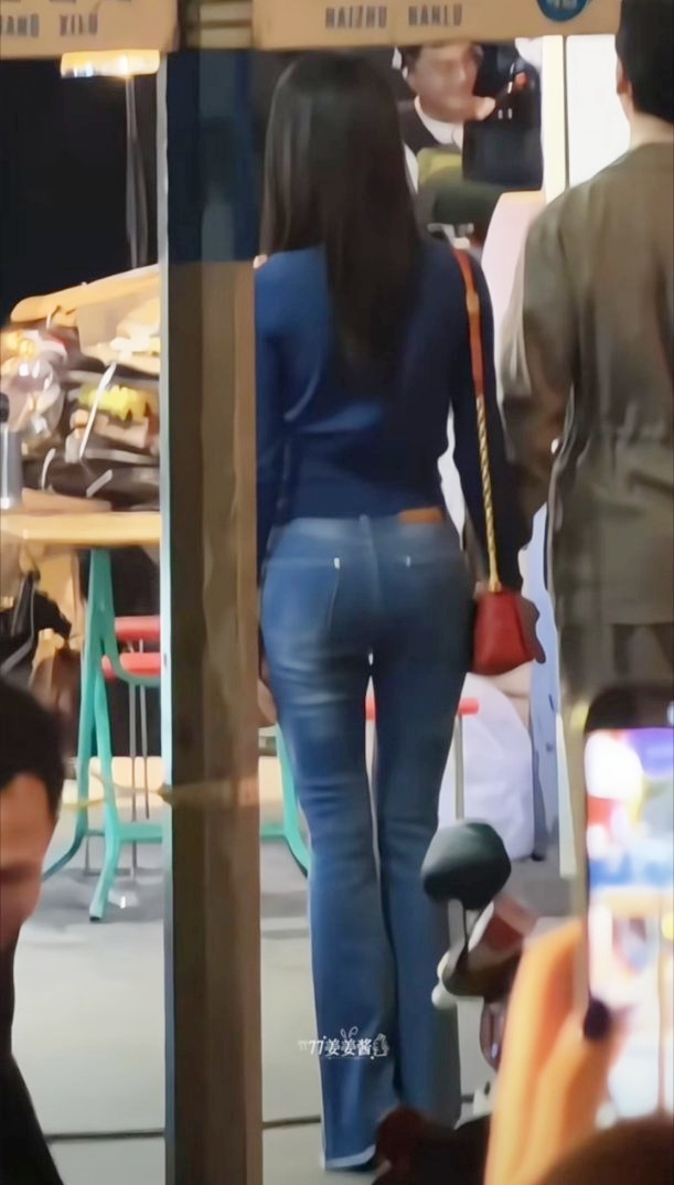 Kh&ocirc;ng thể ch&ecirc; nổi mỹ nh&acirc;n c&oacute; th&acirc;n h&igrave;nh vuốt ve thị gi&aacute;c: Visual x&ocirc; đổ mọi chuẩn mực, ngắm xong chả muốn y&ecirc;u ai- Ảnh 1.