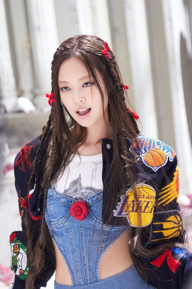 Mỹ nh&acirc;n thấp b&eacute; nhưng mặc g&igrave; cũng tạo trend, g&aacute;i xinh to&agrave;n cầu rủ nhau copy paste- Ảnh 14.