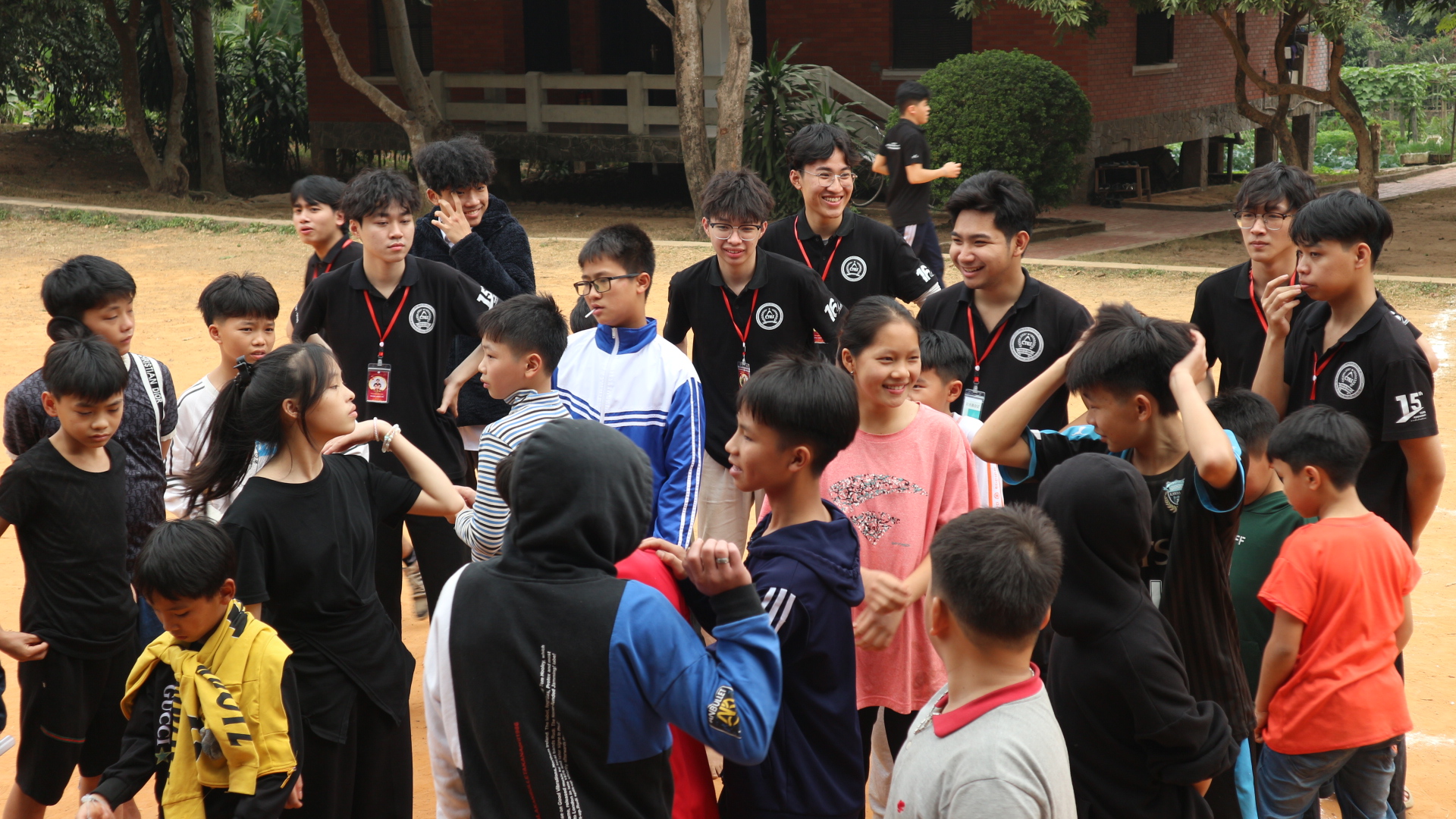 Bị chụp l&eacute;n rồi lan truyền với c&acirc;u chuyện "đi b&aacute;n b&oacute;ng bay để kiếm tiền nu&ocirc;i em", sinh vi&ecirc;n B&aacute;ch khoa H&agrave; Nội l&ecirc;n tiếng- Ảnh 11.