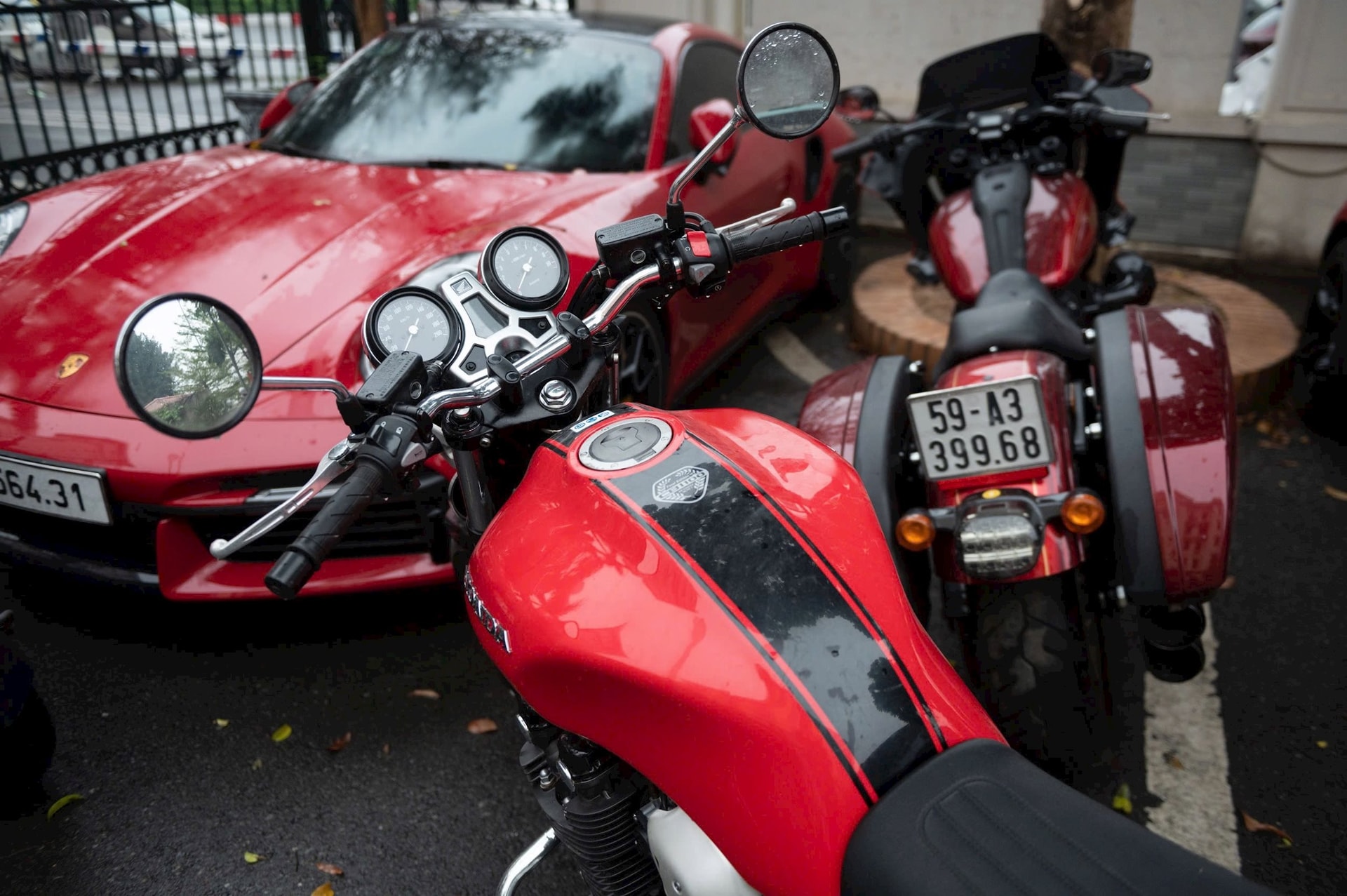 Cận cảnh khối t&agrave;i sản g&acirc;y cho&aacute;ng của Mr Pips: 41 &ocirc; t&ocirc; hạng sang, 45 sổ đỏ, hơn 1.000 miếng v&agrave;ng,... bị k&ecirc; bi&ecirc;n- Ảnh 12.