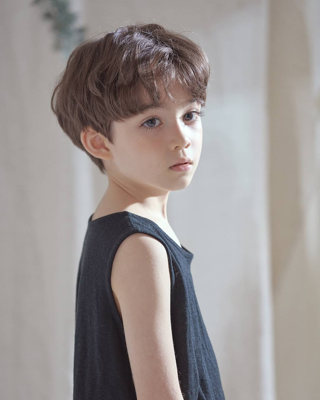 B&eacute; trai nổi tiếng to&agrave;n cầu v&igrave; đ&ocirc;i mắt đẹp như tranh vẽ giờ ra sao?- Ảnh 9.