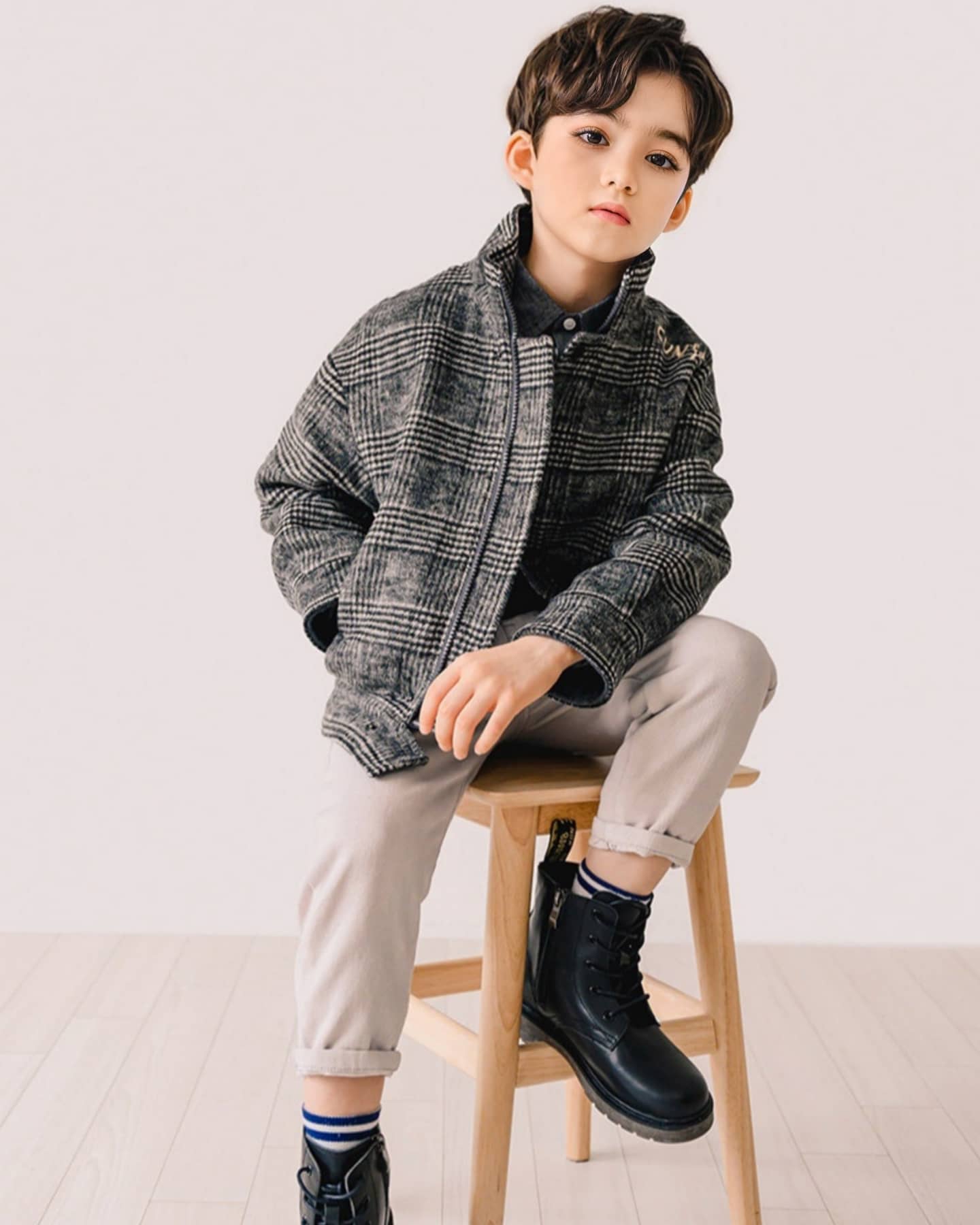 B&eacute; trai nổi tiếng to&agrave;n cầu v&igrave; đ&ocirc;i mắt đẹp như tranh vẽ giờ ra sao?- Ảnh 13.