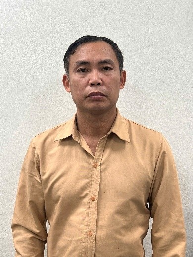 Nh&oacute;m 4 đối tượng lừa b&aacute;n &ldquo;thi&ecirc;n thạch&rdquo; giả, chiếm đoạt 11 tỷ đồng của người phụ nữ- Ảnh 1.