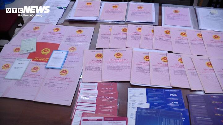 Thu giữ h&agrave;ng chục tỷ đồng, hơn 1.000 miếng v&agrave;ng, si&ecirc;u xe, sổ đỏ vụ Mr Pips- Ảnh 2.