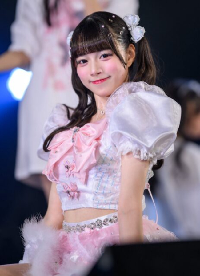 Nữ ca sĩ hẹn h&ograve; fan nam bị ch&ecirc; bai ngoại h&igrave;nh, c&ocirc;ng ty quản l&yacute; liền c&oacute; động th&aacute;i g&acirc;y x&ocirc;n xao- Ảnh 2.