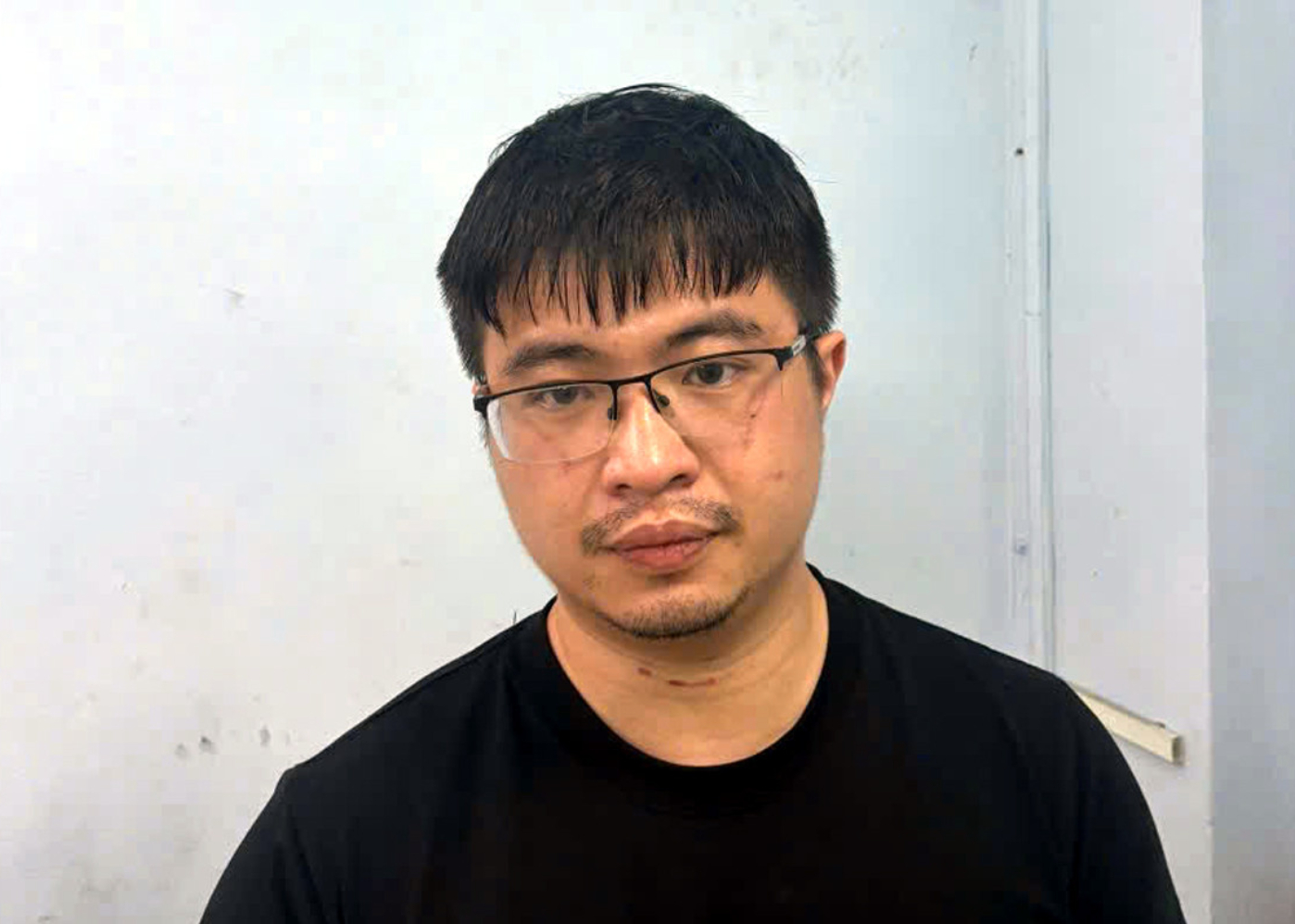 Được trả lương 350 triệu/th&aacute;ng, 3 người "Tổ tư vấn" của si&ecirc;u lừa ngh&igrave;n tỷ Mr Pips l&agrave;m c&ocirc;ng việc g&igrave;?- Ảnh 1.