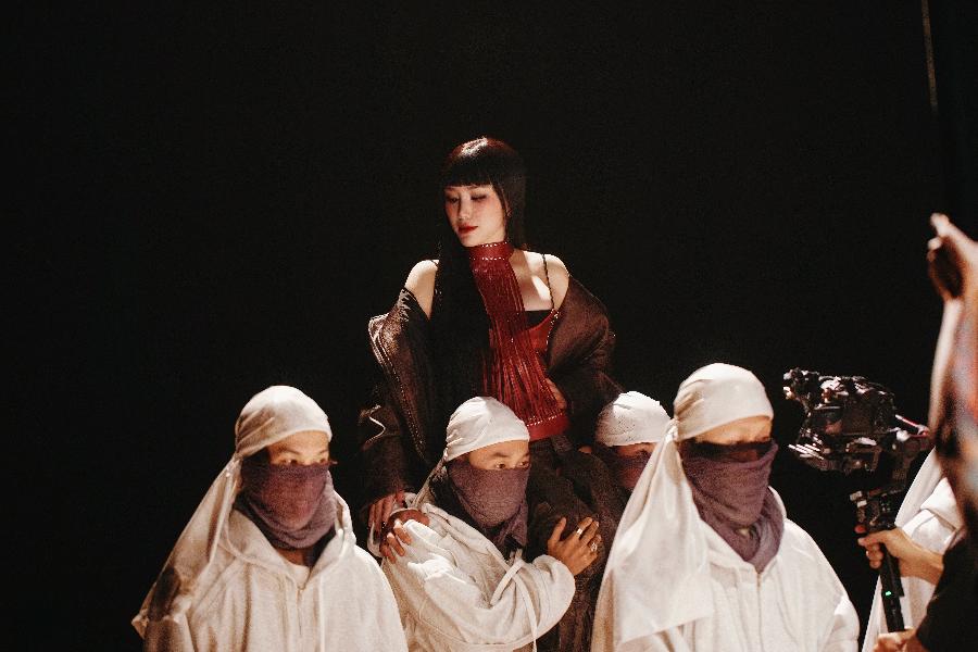 Ai Thắng Ai: LOHAN kết hợp Bảo Thy c&oacute; l&agrave; &ldquo;con dao 2 lưỡi&rdquo;?- Ảnh 4.