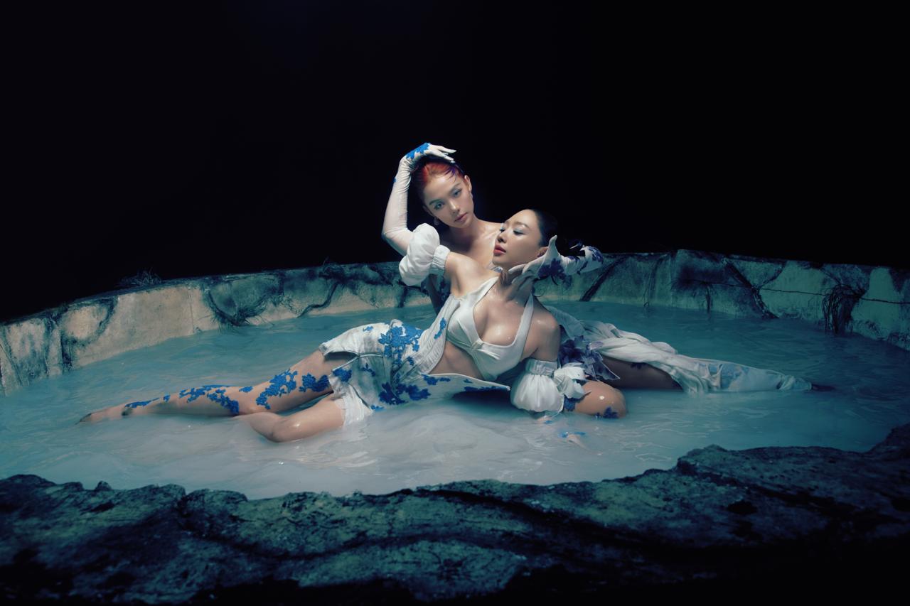 Minh Hằng v&agrave; T&oacute;c Ti&ecirc;n đang l&agrave;m chuyện g&igrave; vậy?- Ảnh 4.