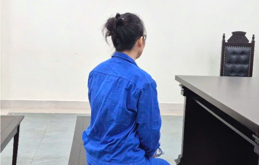 Nữ kế to&aacute;n phường La Kh&ecirc; lĩnh 22 năm t&ugrave; v&igrave; lừa "chạy" sổ đỏ- Ảnh 1.