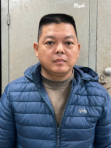 Nh&oacute;m 4 đối tượng lừa b&aacute;n &ldquo;thi&ecirc;n thạch&rdquo; giả, chiếm đoạt 11 tỷ đồng của người phụ nữ- Ảnh 4.