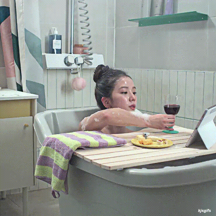 "Ph&uacute; b&agrave;" Jisoo x&aacute;ch t&uacute;i 270.000 VNĐ khiến cả l&agrave;ng cho&aacute;ng v&aacute;ng- Ảnh 6.