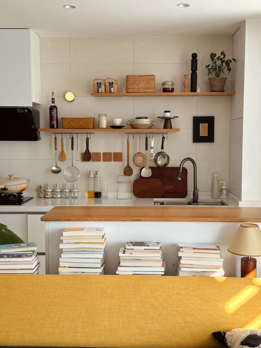 Chuyển về nh&agrave; mới 2 th&aacute;ng, t&ocirc;i mới hiểu: C&oacute; một kiểu mệt mỏi gọi l&agrave; &ldquo;nấu ăn t&ugrave;y tiện trong bếp&rdquo; v&agrave; 6 thiết kế đẹp nhưng bất tiện n&agrave;y l&agrave; nguy&ecirc;n nh&acirc;n- Ảnh 6.