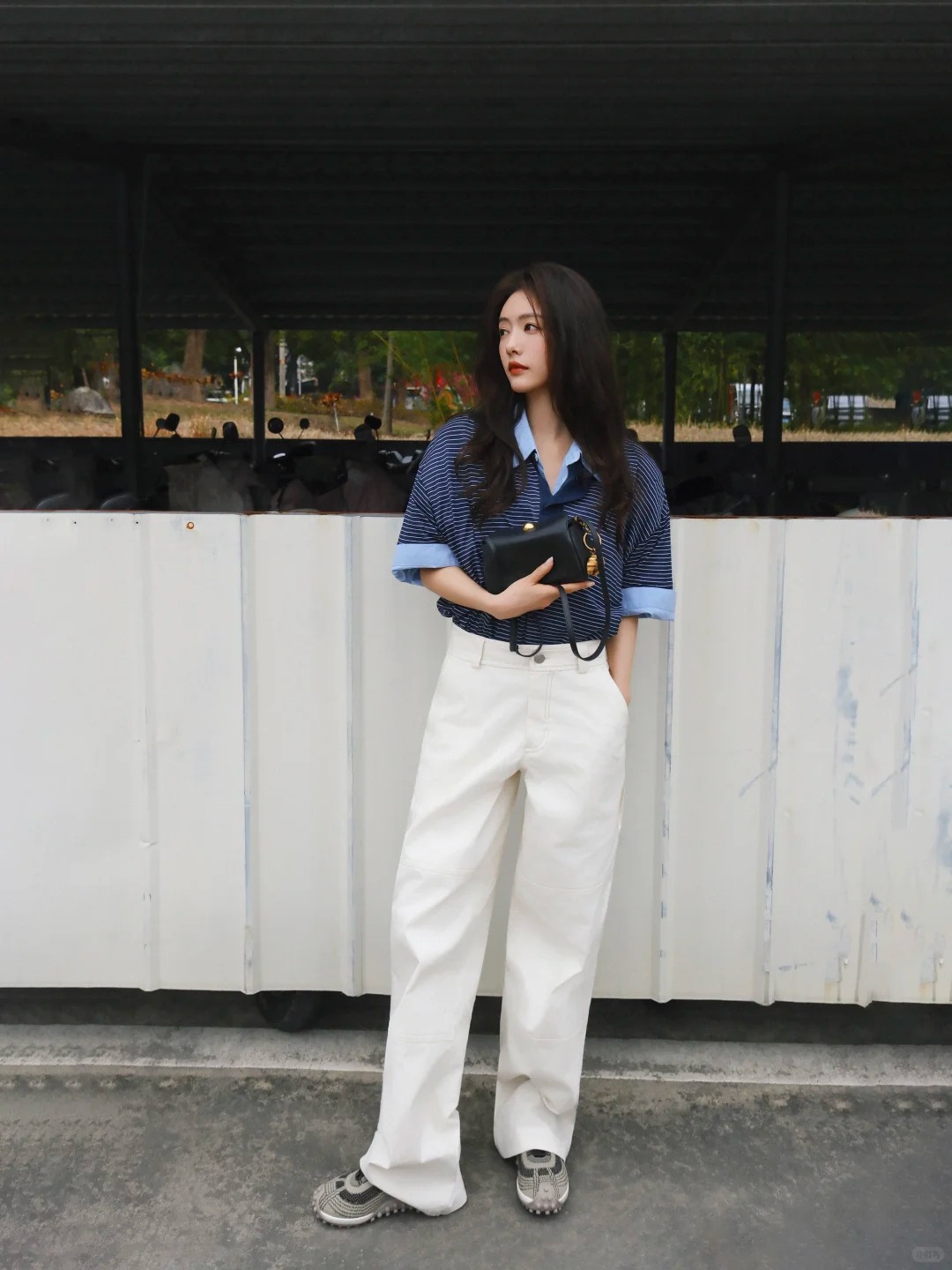 Tuần mới (23/3 - 29/3) mặc g&igrave; để "thu h&uacute;t" vượng kh&iacute;: 12 con gi&aacute;p cứ chọn đ&uacute;ng m&agrave;u n&agrave;y l&agrave; c&ocirc;ng việc tr&ocirc;i chảy, v&iacute; tiền rủng rỉnh- Ảnh 2.