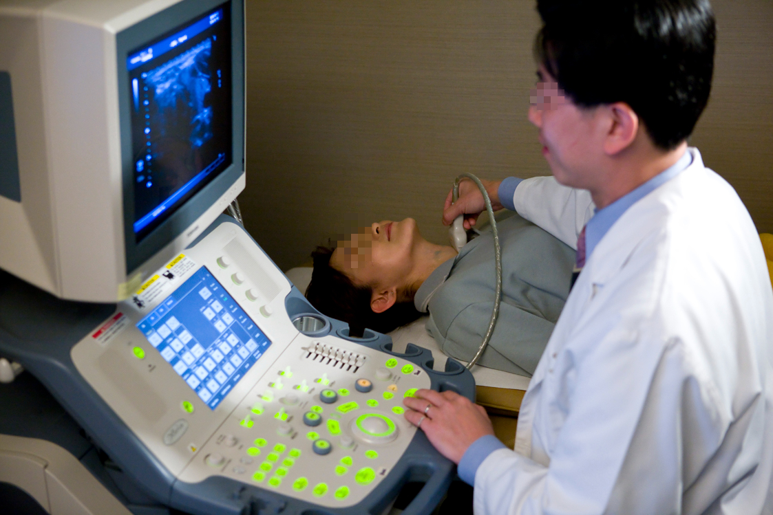 4 người một nh&agrave; c&ugrave;ng mắc ung thư tuyến gi&aacute;p, b&aacute;c sĩ n&oacute;i: Một người mắc bệnh, cả nh&agrave; phải l&agrave;m ngay 1 việc- Ảnh 3.