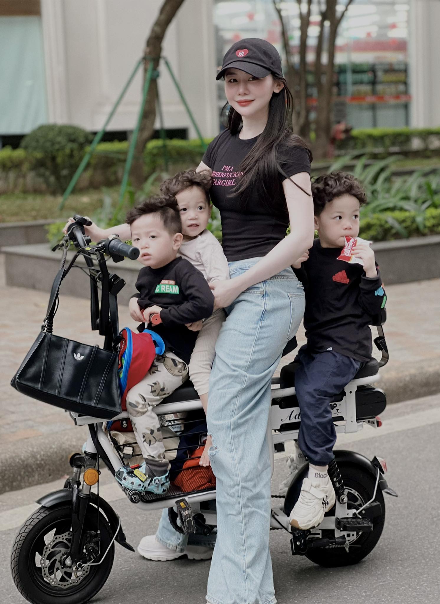 Tr&uacute;ng s&eacute;t &aacute;i t&igrave;nh, gi&aacute;m đốc Dược cưới vợ k&eacute;m 12 tuổi sau 2 th&aacute;ng hẹn h&ograve; v&agrave; biến cố 20 tỷ "ph&eacute;p thử h&ocirc;n nh&acirc;n"- Ảnh 5.