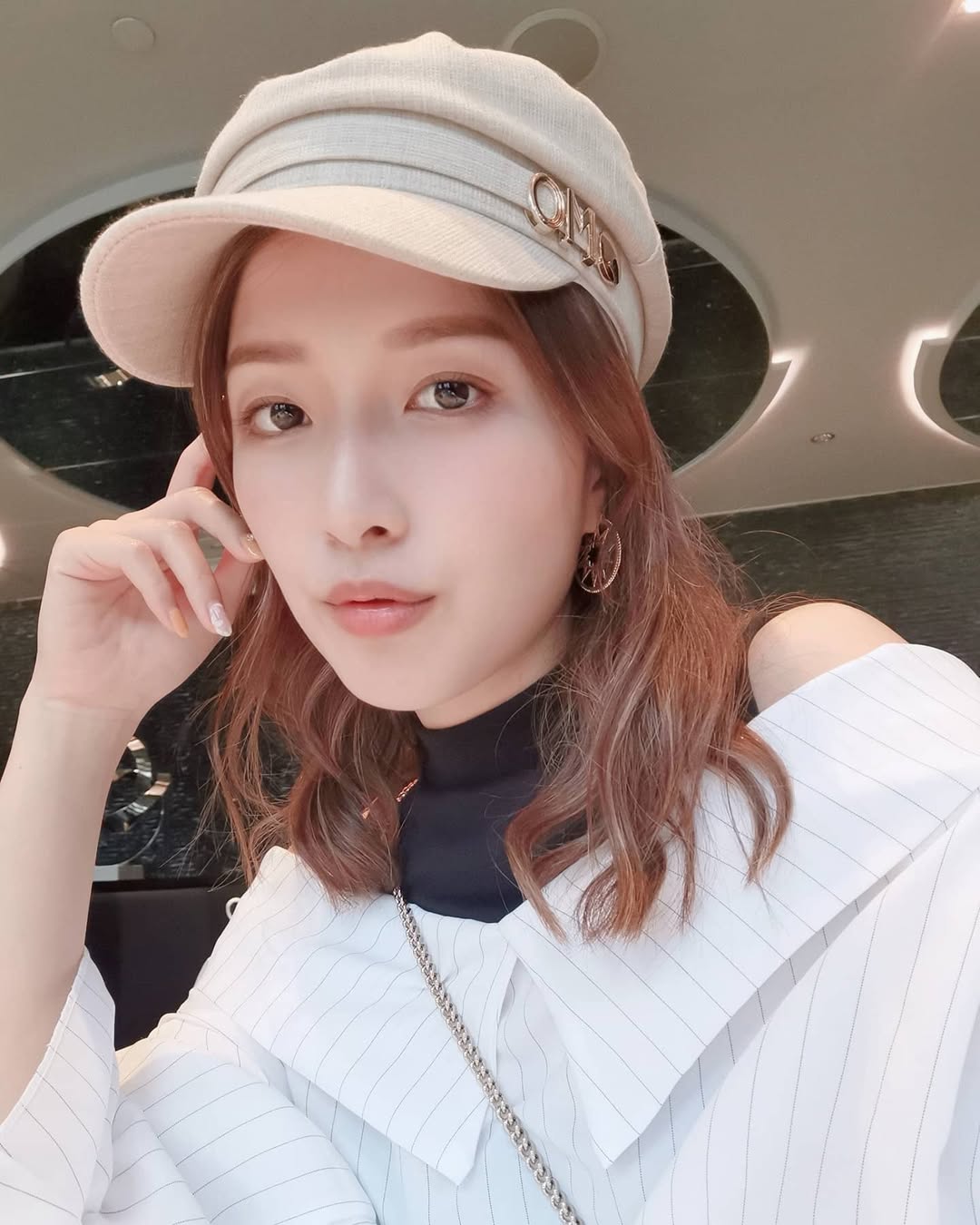 Ph&aacute;t hiện 1 &Aacute; hậu b&aacute;n penthouse lỗ nửa gi&aacute;, ch&iacute;nh thức kết th&uacute;c với người t&igrave;nh hơn 26 tuổi- Ảnh 4.