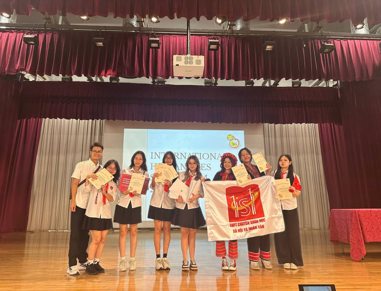 Nữ sinh chuy&ecirc;n Văn gi&agrave;nh học bổng kinh tế danh gi&aacute; bậc nhất H&agrave; Lan, chỉ c&oacute; 4 suất to&agrave;n cầu mỗi năm- Ảnh 3.