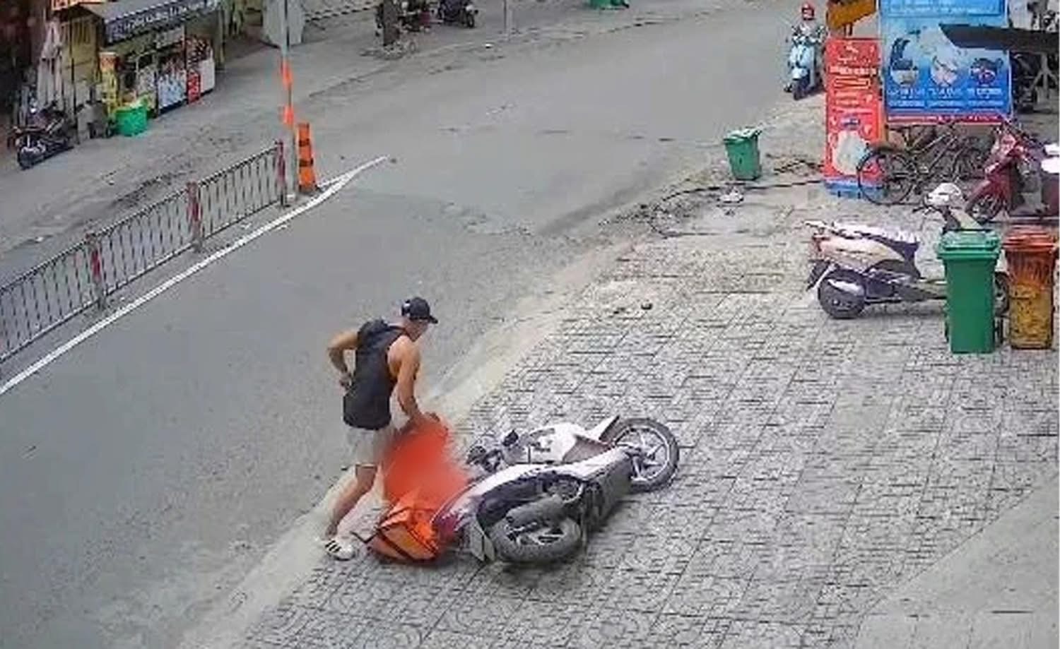 Thông tin mới vụ nam thanh niên hành hung nữ shipper giữa đường ở TP.HCM- Ảnh 2. Thông tin mới vụ nam thanh niên hành hung nữ shipper giữa đường ở TP.HCM- Ảnh 2.