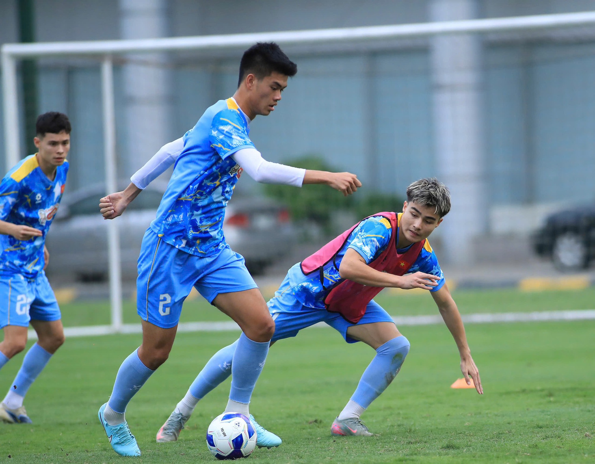 Ph&aacute;t hiện mới Đinh Quang Kiệt, &ldquo;g&atilde; khổng lồ&rdquo; 1m94 ở U23 Việt Nam- Ảnh 4.