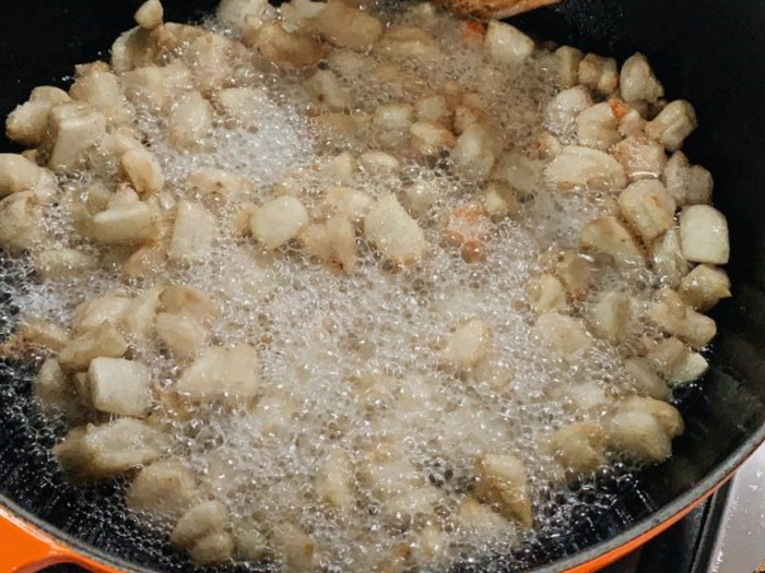 Người phụ nữ 57 tuổi dùng mỡ lợn nấu ăn suốt 3 năm, đi khám sức khoẻ bác sĩ ngạc nhiên hỏi: "Chị đã làm gì?"- Ảnh 3. Người phụ nữ 57 tuổi dùng mỡ lợn nấu ăn suốt 3 năm, đi khám sức khoẻ bác sĩ ngạc nhiên hỏi: "Chị đã làm gì?"- Ảnh 3.