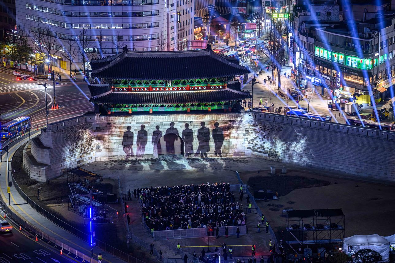 Seoul phủ t&iacute;m: Cổng th&agrave;nh&nbsp;Sungnyemun, th&aacute;p Namsan, h&agrave;ng ngh&igrave;n drone tr&ecirc;n s&ocirc;ng H&agrave;n v&agrave; hơn thế nữa!- Ảnh 2.