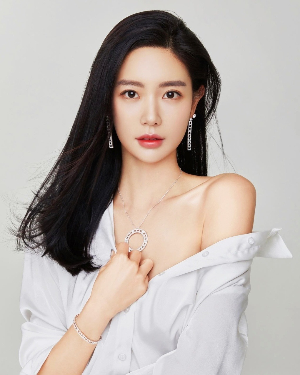 Bỏ chồng đại gia, mỹ nh&acirc;n gợi cảm nức tiếng xứ H&agrave;n 