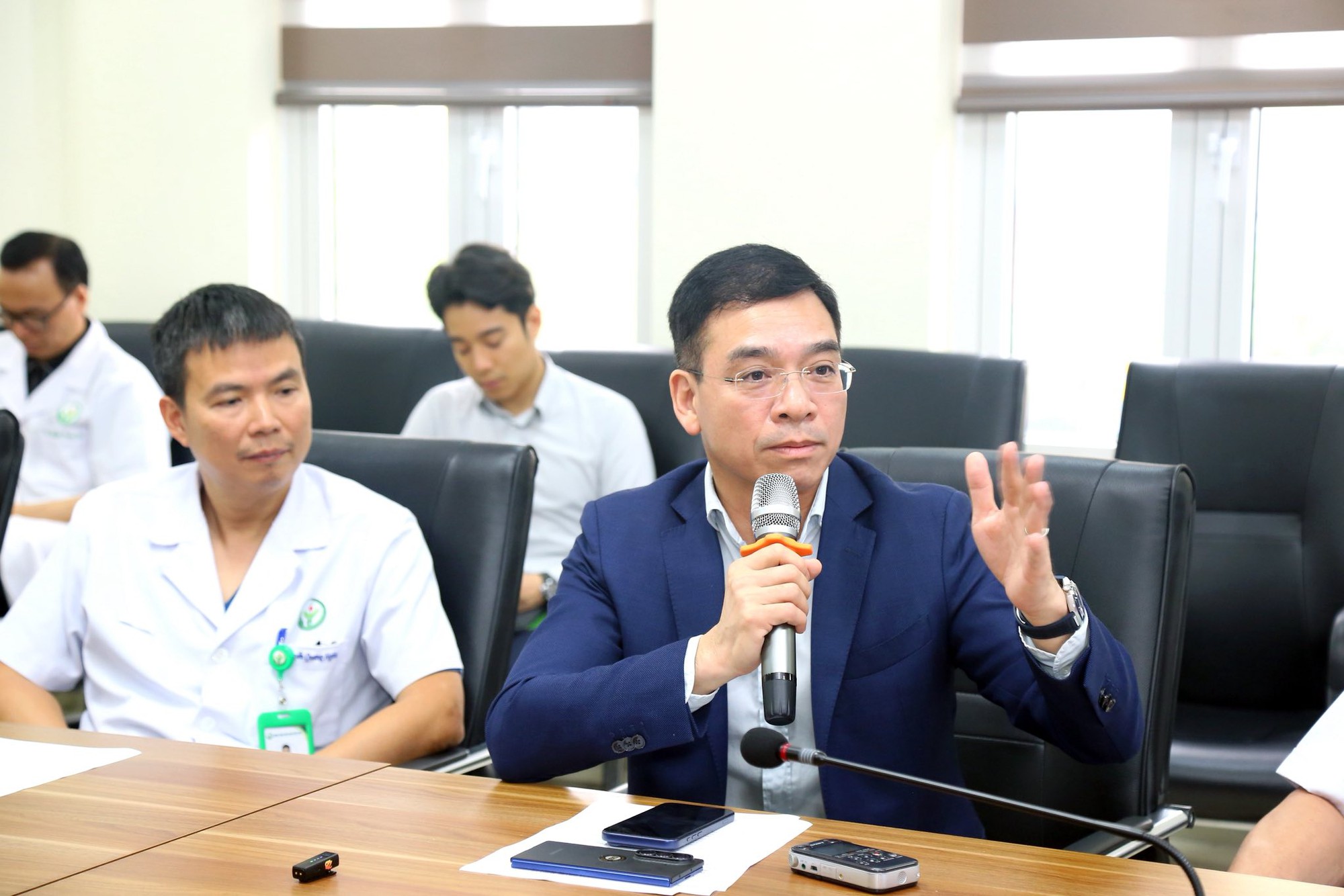 Ca ghép tạng domino đầu tiên tại Việt Nam: Hé lộ quy trình thực hiện và phân cảnh khiến nhiều người rơi nước mắt- Ảnh 15. Ca ghép tạng domino đầu tiên tại Việt Nam: Hé lộ quy trình thực hiện và phân cảnh khiến nhiều người rơi nước mắt- Ảnh 15.