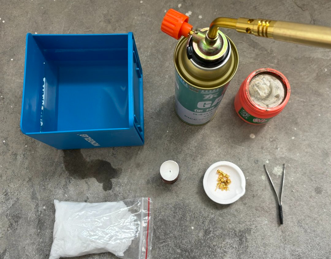 Tới mức n&agrave;y: D&acirc;n t&igrave;nh mua v&agrave;ng về nh&agrave; tự nung chảy l&agrave;m trang sức lu&ocirc;n rồi!- Ảnh 2.