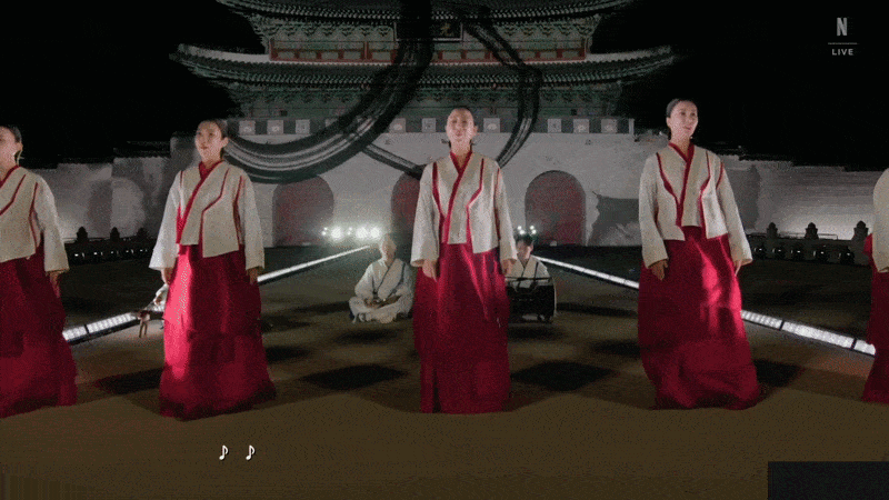 V&agrave;o đ&acirc;y xem live stage to&agrave;n bộ album mới của BTS, 7 "nh&agrave; vua" Kpop diễn như "l&ecirc;n đồng"- Ảnh 2.