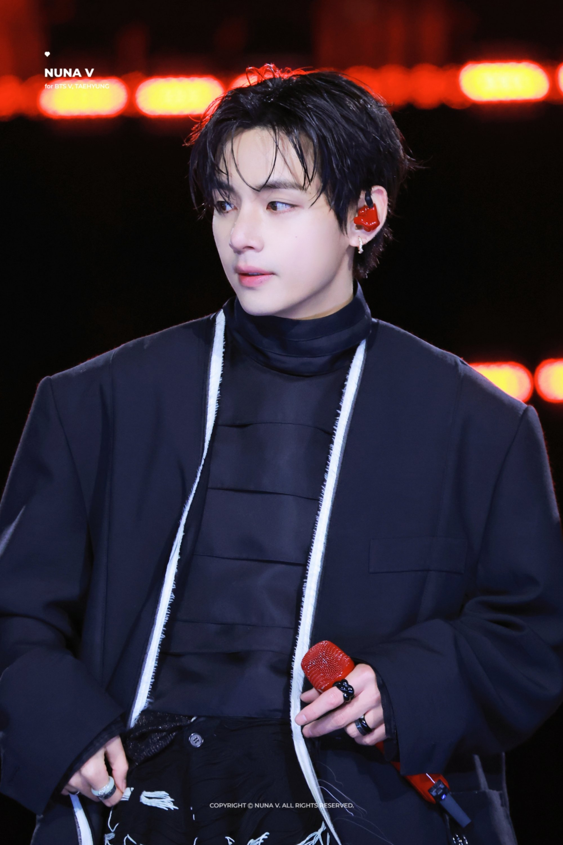 "Nh&agrave; vua" trở lại: BTS đ&atilde;i cả thế giới 7 diện mạo cực phẩm v&agrave; thời trang vừa avant-garde, vừa đậm bản sắc quốc gia- Ảnh 20.