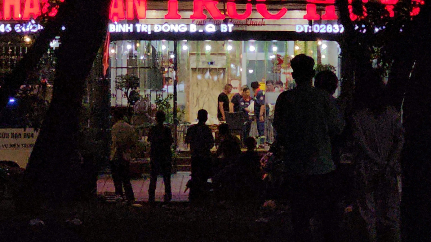 Người đ&agrave;n &ocirc;ng nước ngo&agrave;i chết bất thường trong kh&aacute;ch sạn ở TPHCM- Ảnh 1.