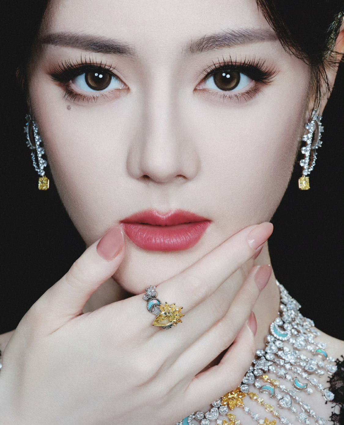 4 mỹ nh&acirc;n hợp đ&oacute;ng tiểu thư h&agrave;o m&ocirc;n nhất Trung Quốc: Cao qu&yacute; sang chảnh từ phim đến đời, kh&ocirc;ng cần phải diễn- Ảnh 2.