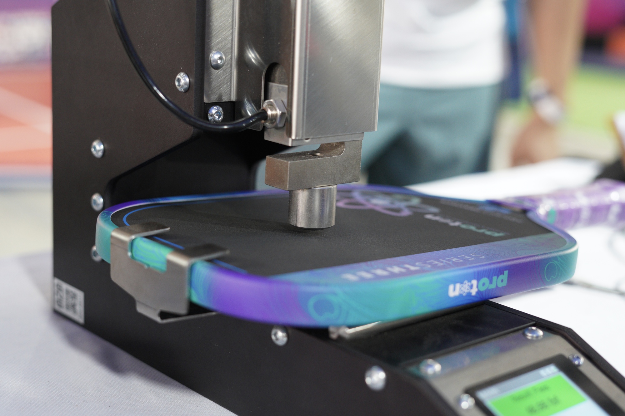 Cận cảnh chiếc m&aacute;y test khiến bao tay vợt thấp thỏm kh&ocirc;ng y&ecirc;n tại Pickleball D-Joy Tour 2026- Ảnh 2.