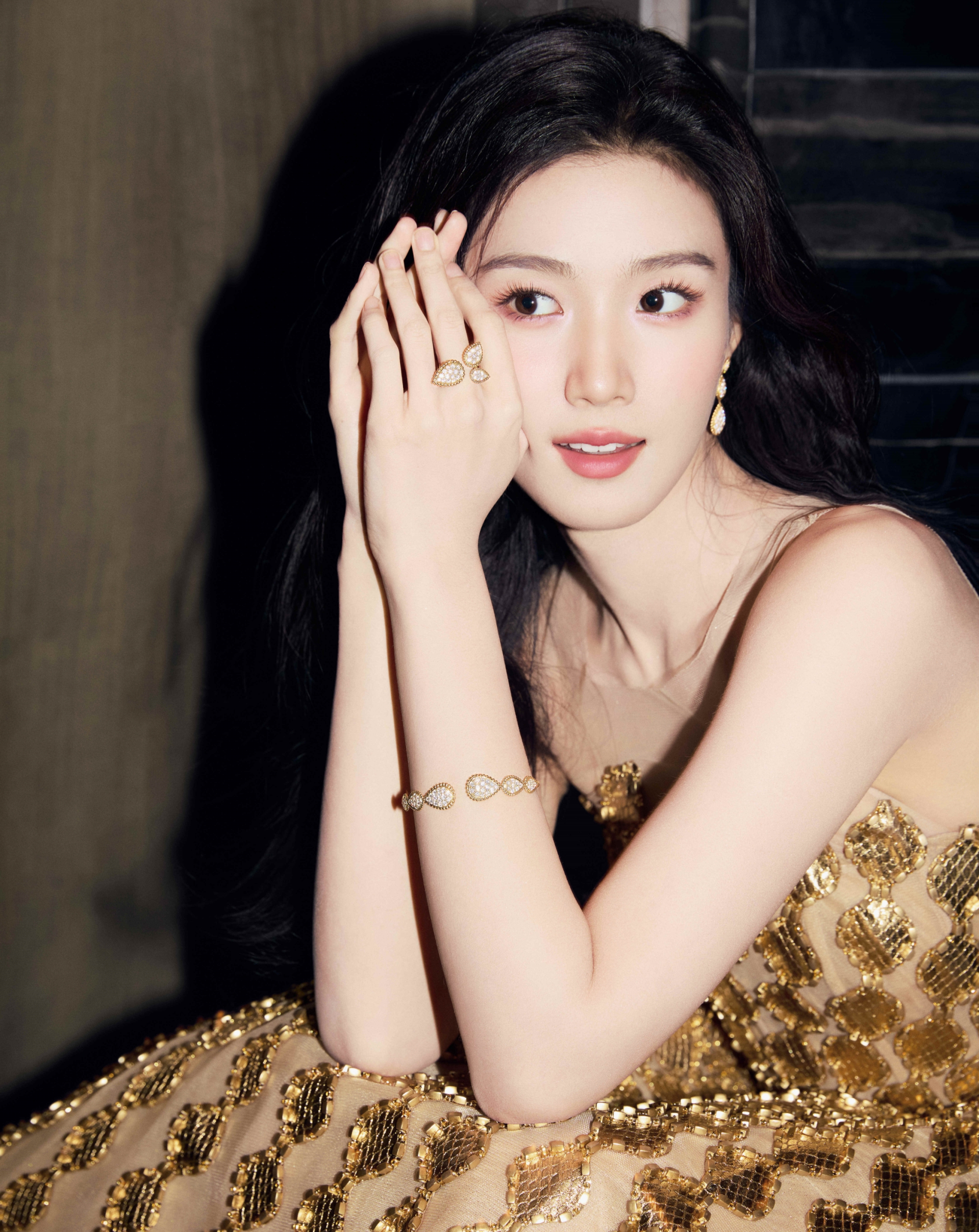 M&agrave;n lột x&aacute;c 180 độ chấn động Trung Quốc: Từ g&aacute;i qu&ecirc; k&eacute;m sang đến nữ thần sắc đẹp khiến 12 triệu người m&ecirc; đắm- Ảnh 2.