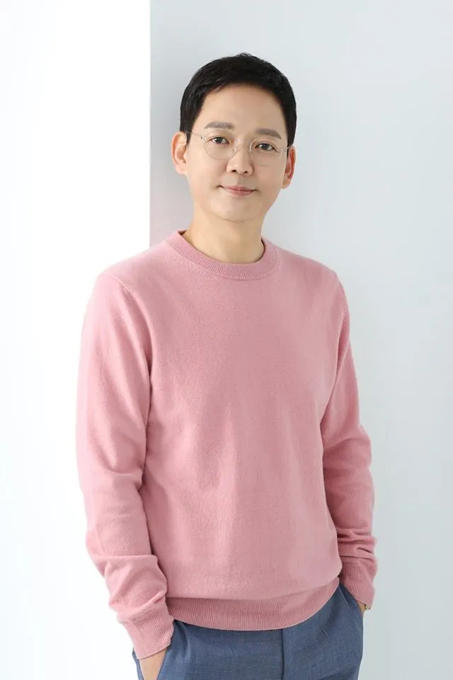 Thảm cảnh &ldquo;vua b&aacute;n xe&rdquo; showbiz bị h&agrave;ng x&oacute;m ph&oacute;ng hỏa thi&ecirc;u rụi ph&ograve;ng thu, nợ nần chồng chất- Ảnh 1.