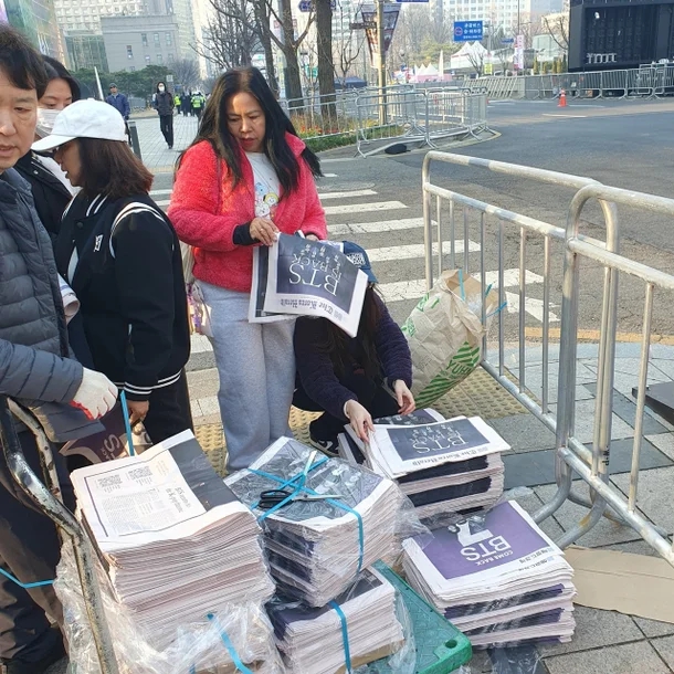 Truyền th&ocirc;ng quốc tế nhận định H&agrave;n Quốc d&ugrave;ng BTS quảng b&aacute; văn h&oacute;a, l&agrave; "c&aacute;i b&oacute;ng lớn" bao tr&ugrave;m thị trường- Ảnh 8.