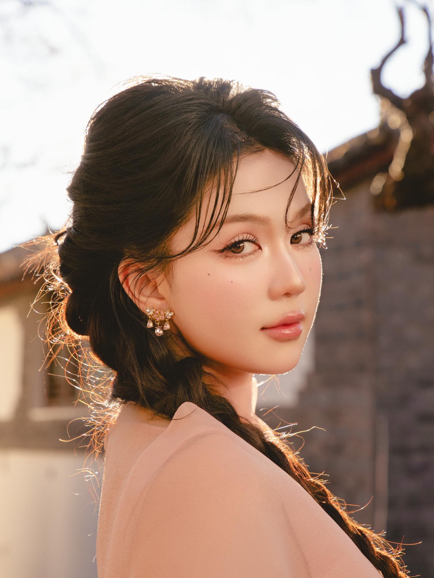 Ngọc Trinh c&ocirc;ng khai "diệt" nọng cằm để chuẩn bị cho ng&agrave;y đặc biệt- Ảnh 3.