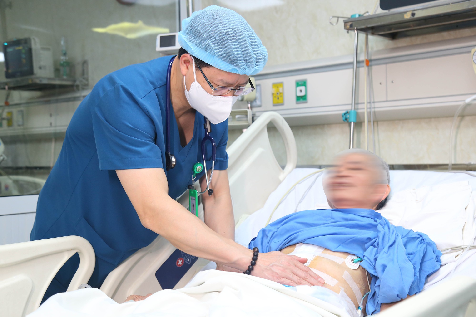 Ca ghép tạng domino đầu tiên tại Việt Nam: Hé lộ quy trình thực hiện và phân cảnh khiến nhiều người rơi nước mắt- Ảnh 13. Ca ghép tạng domino đầu tiên tại Việt Nam: Hé lộ quy trình thực hiện và phân cảnh khiến nhiều người rơi nước mắt- Ảnh 13.